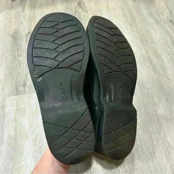 Clarks Black Leather Slip On Loafers Men’s Size 9 - Picture 5 of 7